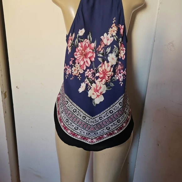 Size Small Blouses Bundle - Picture 5 of 8